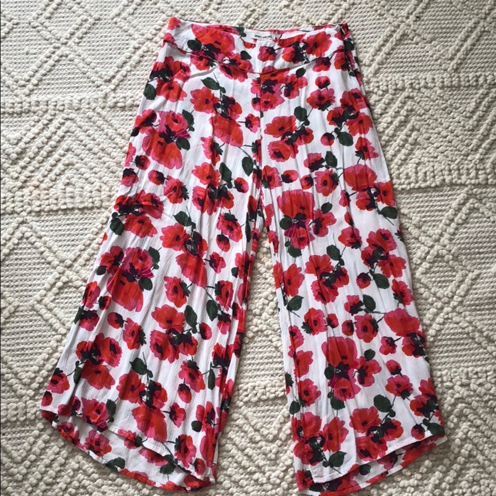 Billabong boho pink floral wide-legged capris